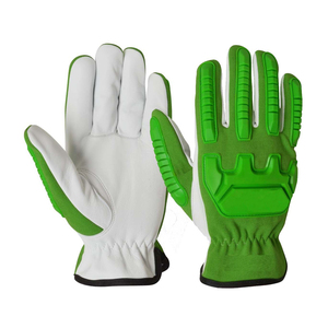 Guantes de Conducción de Piel de Oveja de Lujo Negros Stealth, Hechos a Mano, Compatibles con Pantalla Táctil, Resistentes al Agua, Duraderos y de Ajuste Premium - Product Image 6