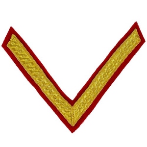 Le chevron à une barre (une rayure en forme de V) est généralement l'insigne d'un sergent. INSIGNE DE SERGEANT CHEVRON À UNE BARRE. INSIGNE DE SERGEANT À TROIS BARRES. - Product Image 1