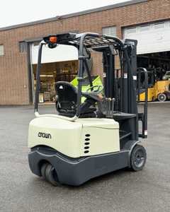 Montacargas Crowns Forklift SC 5200 Eléctrico de 3 Ruedas con Capacidad de 3000 lb, 2020 - Product Image 2