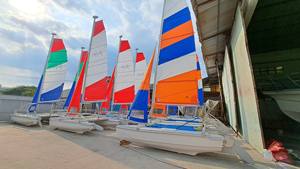 Bateau à voile 16, bateau de plaisance vibrant pour les aventures sportives sur les rivières et les lacs, plusieurs couleurs, 509L x 274,3W x 0H cm, matériau composite - Product Image 5