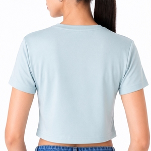 เสื้อครอปท็อปพิมพ์ลายสำหรับผู้หญิง คอกลม แขนสั้น สไตล์ลำลอง สำหรับฤดูร้อน รับผลิตแบบ OEM พร้อมออกแบบลายพิมพ์ตามสั่ง - Product Image 2