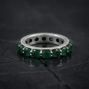 แหวนเงินแท้ 925 ประดับพลอยออนิกซ์สีเขียวทรงเหลี่ยม ดีไซน์แบบ Eternity Band ตัวเรือนแบบ Channel Setting สไตล์คลาสสิก เครื่องประดับสำหรับทั้งชายและหญิง ทำด้วยมือ สไตล์โบโฮ - Product Image 2