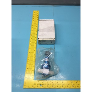 Régulateur de pression AMAT 3800-01237 0-60 PSIG 1/4" - Équipements et pièces semi-conductrices de renommée mondiale à la fois fiables et durables - Product Image 4