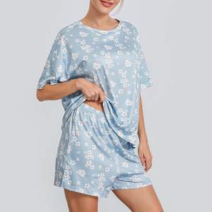 Conjunto de Camiseta y Pantalones Cortos para Mujer con Logotipo Personalizado, Tejido de Algodón, Estilo Urbano, Corte Regular, Decoración con Estampado Personalizado - Product Image 4