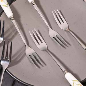 Golden Whisper Mini Disposable Mini Dessert Forks Set 6 Stainless Steel Handle Silicone <b>Plastic</b> Material for Kids Restaurant Use - Product Image 3