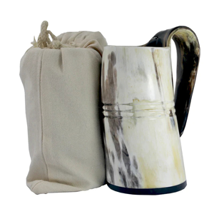 Coupe à boire en corne viking avec enveloppe en cuir et chaîne. Coupe en corne viking faite à la main pour l'ale ou le whisky. Corne à boire viking. - Product Image 4