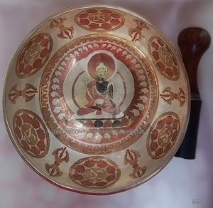 Cuencos de Canto de arte especial hechos a mano tibetanos hechos en Nepal con chapado en plata utilizado para yoga y meditación - Product Image 1