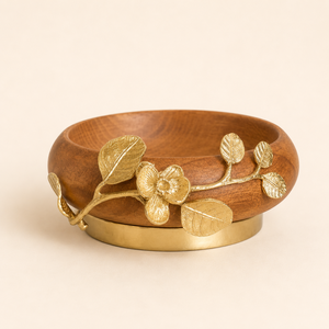 Bol de service artisanal en bois de manguier naturel avec poignée en laiton doré de luxe, bol décoratif artisanal pour fruits et en-cas - Product Image 1
