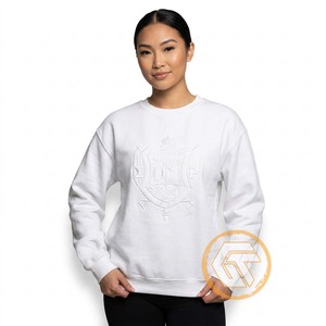 เสื้อสเวตเชิ้ตผู้หญิงสีขาว คอกลม ผ้าฟลีซ ปักลายตราสัญลักษณ์ด้านหน้า ทรงปกติ แขนยาว ผ้าฝ้ายถัก 100% - Product Image 1