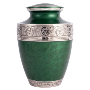 Urne funéraire artisanale en aluminium pour cendres d'adultes, finition émail brun gravée à la main, urnes commémoratives funéraires. - Product Image 6