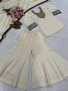 Ensemble de robe ethnique indienne et pakistanaise traditionnelle pour femme, en soie romaine épaisse brodée, coupe ample, longueur ras du sol, pour mariage, livraison rapide - Product Image 3