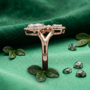 Anillo de oro amarillo con diamantes de corte esmeralda, ovalado y en forma de pera |   Diseño Solitario de Lujo con Múltiples Formas |   Elegante Joyería Fina, Regalo de Compromiso - Product Image 4