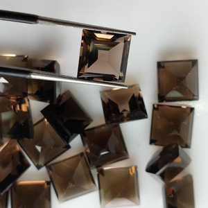 Cuarzo Ahumado Natural de 10MM, Corte Cuadrado Escalonado, Gema Suelta de la Mejor Calidad para Joyería y Fabricación de Collares - Product Image 1