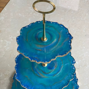 Support à gâteau en résine fait main de qualité supérieure pour la mise en scène d'événements de luxe - Product Image 1