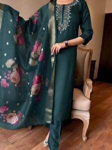 Conjunto de Top, Pantalón y Dupatta de Rayón para Mujer - Product Image 6