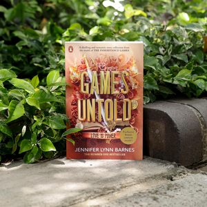 เกมส์อันทอลด์บายส์ โดย เจนนิเฟอร์ ลินน์ บาร์นส์ หนังสือปกอ่อนขายดีสำหรับผู้ใหญ่ - Product Image 2