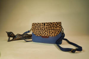 Nuevo estilo de cuero reciclado de Color rechoncho Sling Bag de alta calidad Animal Print Fur Leather Handbag Women 2 en 1 Reversible Handbag - Product Image 2