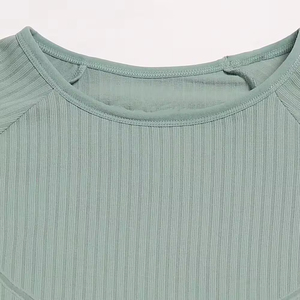 Camiseta Corta de Manga Larga para Mujer, Personalizada con Logotipo, Ajustada, Transpirable, de Algodón y Fibra de Bambú, Elegante y Moderna - Product Image 6