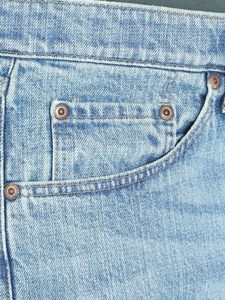 Jean décontracté vintage en denim délavé, coupe bootcut ample, taille mi-haute, 100% coton, respirant, léger, séchage rapide, logo personnalisé - Product Image 2