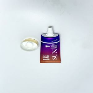 Tubo de aluminio laminado ABL con tapa de rosca y tapa abatible de calidad de exportación para envasar crema de protección solar y limpiador facial - Product Image 3