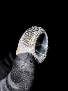 แหวนแชมป์สุดหรูของผู้ชาย925เงินฮิปฮอปเงา VVS Moissanite เพชรตัวอักษรเริ่มต้นที่กำหนดเองสำหรับปาร์ตี้ของขวัญ - Product Image 4