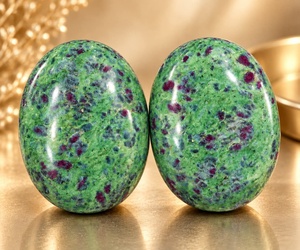 Wholesale Natural Ruby Zoisite Agate Palm Stones Polished Oval Healing <b>Crystal</b> Gemstones for Love Home Decor - Product Image 1
