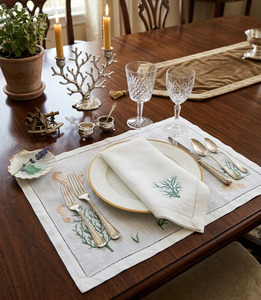 Sets de Napperons et Serviettes Personnalisés Faits Main Brodés 100% Lin Motifs Végétaux et Marins, Bordure Piquée, Lavables – Idéal Mariages et Événements à Domicile - Product Image 1