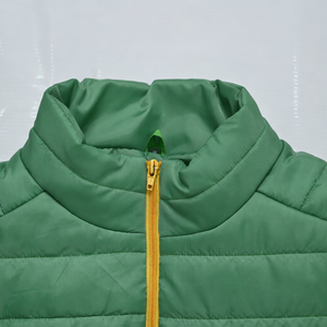 Chaleco acolchado sin mangas para hombre de alta calidad, diseñado para brindar calidez, comodidad y estilo. Hecho con aislamiento ligero. Chaleco OEM. - Product Image 5