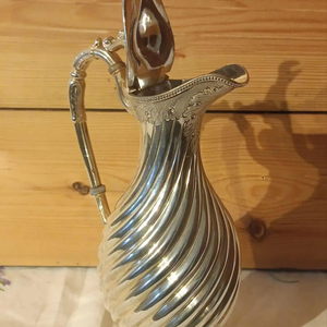 Premium Lavish Silver Pitcher With <b>Secure</b> Clip Lid Stylish Jug Ideal For Beverages Special Occasions Serving And Gifting - Product Image 1