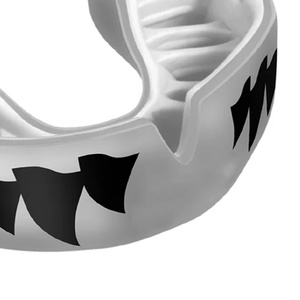 Protège-dents en silicone avec design de dents noires, équipement de sport protecteur pour l'entraînement de boxe, unisexe, ajustement moulable - Product Image 3