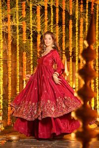Robe Anarkali en soie rouge brodée pour femme, tenue de mariage traditionnelle, longueur ras du sol, coupe ample, style Inde Pakistan - Product Image 4