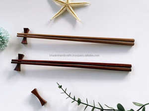 Ensemble de baguettes en bois pour cuisiner et manger, résistant à la chaleur, sans odeur et parfaitement équilibré pour une manipulation facile - Product Image 4