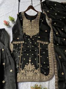 Conjunto de Traje Sharara de Seda Negra con Bordado Zari Dorado, Salwar Kameez para Bodas Indias y Pakistaníes, Atuendo Femenino de Secado Rápido - Product Image 4