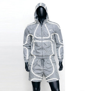 Survêtement Premium Personnalisé avec Logo pour Homme : Veste Coupe-Vent Imperméable Réfléchissante en Nylon et Polyester avec Fermeture Éclair et Short, Hoodies USA - Product Image 6