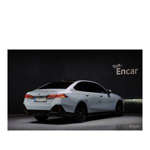 BMW Série 5 520i Édition Spéciale 2024, 15 772 km, Boîte de Vitesses Automatique, Sièges en Cuir, Volant à Gauche, Caméra Arrière - Product Image 2