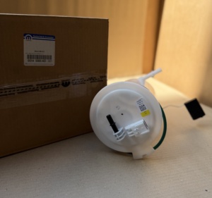 Bomba de Transferencia de Combustible de Alta Presión Inalámbrica con Filtros Externos de Gasolina MOPAR para Fiat 1966-1985 - Product Image 2