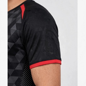 Maillot de football personnalisé pour homme, sublimation, col en V, manches courtes, séchage rapide, respirant, antibactérien, UPF 50+, écologique - Product Image 4