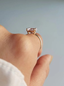 Bague de fiançailles solitaire en or massif 14 carats, Morganite naturelle en forme de lèvres, 2 carats, faite à la main, bijoux de luxe - Product Image 2