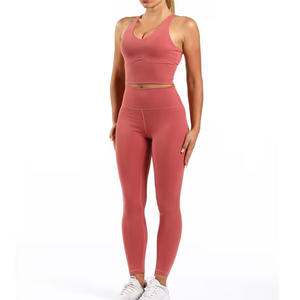 Ensemble de sport tendance pour femme, comprenant un soutien-gorge et un legging de yoga respirants et personnalisables avec logo, pour le fitness et le yoga. - Product Image 4