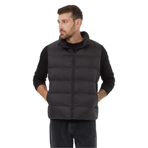 Chaleco Moderno Sin Mangas para Hombre con Diseño Acolchado Cálido y Ajuste Cómodo para Uso Diario - Product Image 1