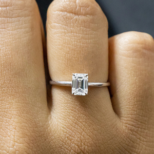 Bague de fiançailles en diamant de laboratoire taille émeraude, en argent, minimaliste, de luxe, solitaire, pour mariage ou anniversaire, certifiée IGI - Product Image 4