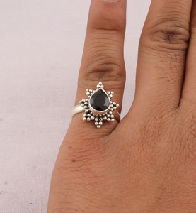 Bague en argent sterling 925 classique pour fête, avec améthyste taille poire, halo étoilé perlé et goutte d'eau, bijoux fins en gros - Product Image 1