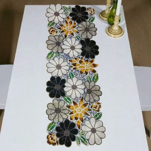 Camino de Mesa Floral de Lujo Hecho a Mano con Cuentas - Paleta Blanca, Plateada, Negra y Dorada (12x36 pulgadas) - Product Image 1