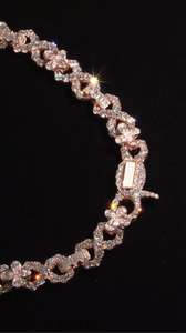 Cadena y Colgante Exclusivos de Oro Blanco de 14 Quilates con Diamantes de Moissanita Deslumbrantes que Elevan Tu Estilo de Moda - Product Image 4