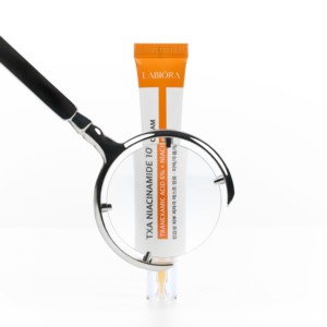 Crème éclaircissante fonctionnelle à l'acide tranexamique (TXA) et à la niacinamide, solution contre les taches brunes, sûre pour les peaux sensibles, éclaircissement intensif - Product Image 3