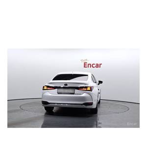 Lexus ES Luxury Plus 2024 con Volante a la Izquierda, Asientos de Cuero, Cámara Trasera, 22,064 km - Product Image 4