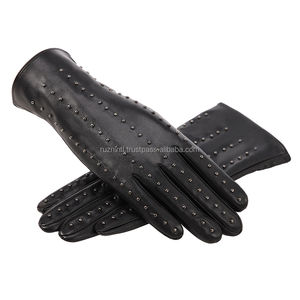 Gants de golf toutes saisons pour hommes et femmes, offrant un ajustement confortable et doux, une forte adhérence et un usage en entraînement en extérieur - Product Image 2