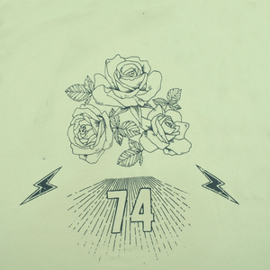 เสื้อยืดลำลองผู้หญิงแบบครอป แบรนด์สั่งทำพิเศษ ดีไซน์สวยงาม ขอบดิบ สำหรับแบรนด์บูติก ขายส่งจากโรงงาน - Product Image 3