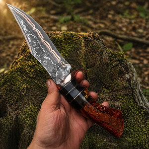 Nouveau couteau de chasse multi-usage en acier Damas cuivré fait main, lame fixe de 8 pouces, haute dureté, manche en résine avec garde en cuivre - Product Image 5