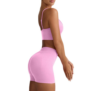 Ensemble de sport sans couture personnalisé pour femmes : soutien-gorge de sport et short taille haute – Tenue de fitness, yoga et entraînement extensible - Product Image 4
